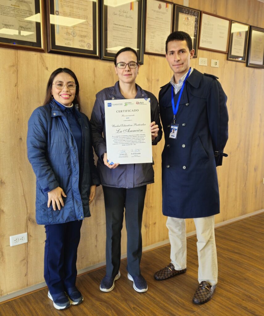 Entrega certificado UEP Asunción